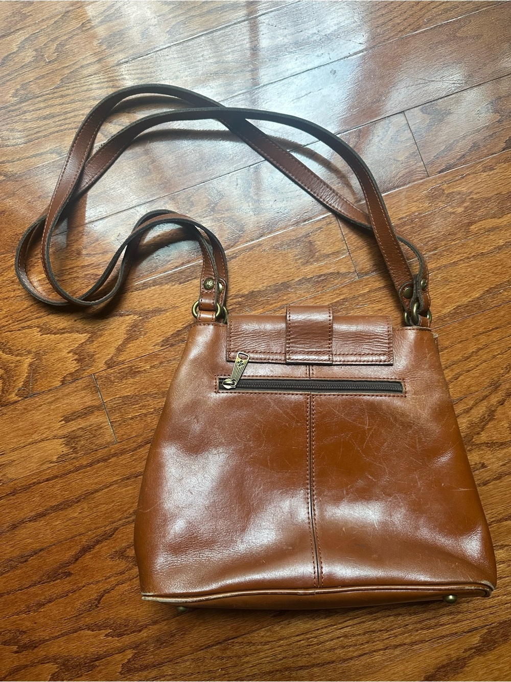 Patricia Nash Embossed Tan Leather Shoulder Bag with Gold Accent - Picture 4 of 5